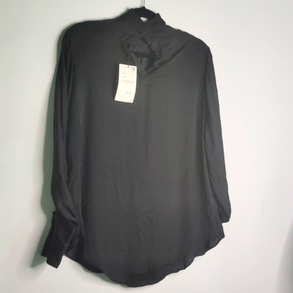 Zara button ruffle turtleneck top - Picture 9 of 12